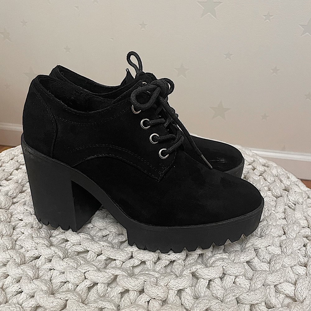 ASOS DESIGN pupil chunky lace up heeled shoes